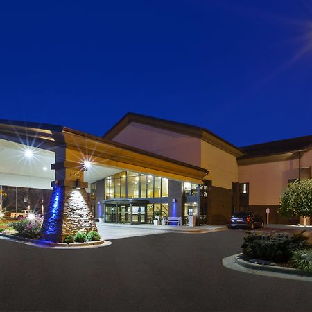 Holiday Inn Express Detroit-Warren/General Motors Technology Center By Ihg Exteriér fotografie