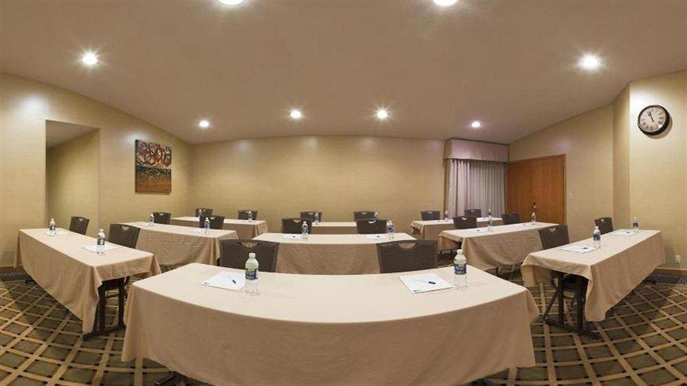 Holiday Inn Express Detroit-Warren/General Motors Technology Center By Ihg Exteriér fotografie