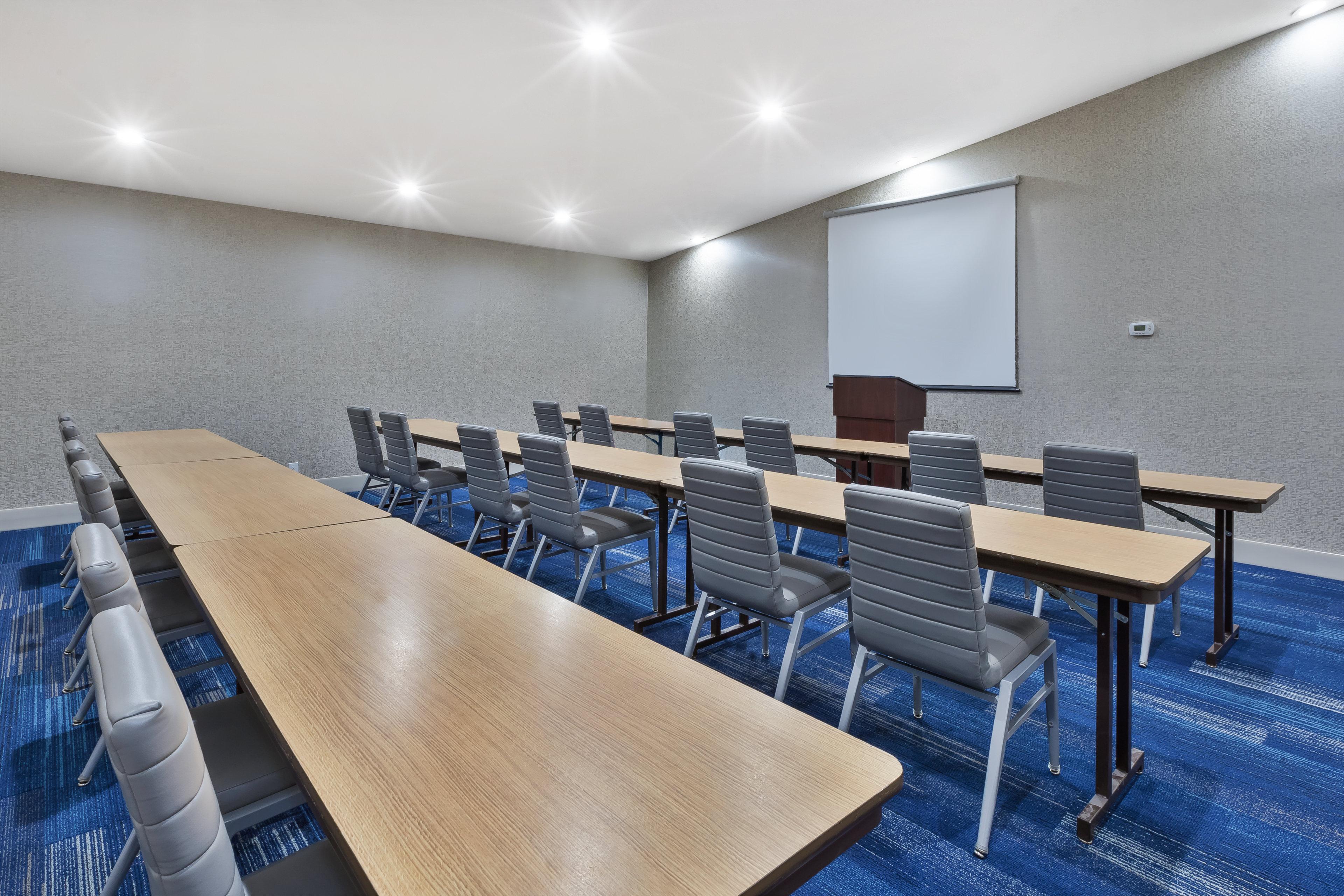 Holiday Inn Express Detroit-Warren/General Motors Technology Center By Ihg Exteriér fotografie