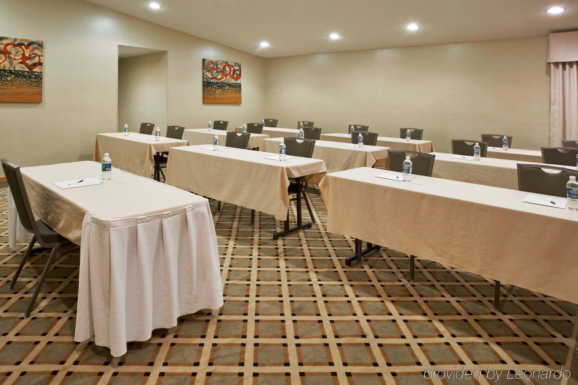 Holiday Inn Express Detroit-Warren/General Motors Technology Center By Ihg Exteriér fotografie