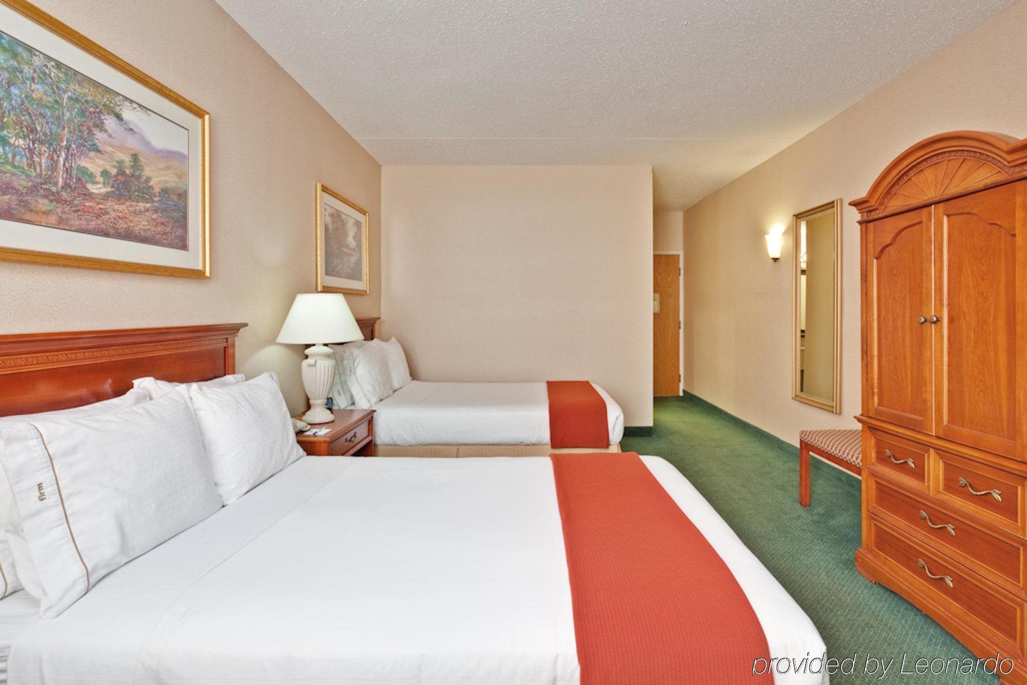 Holiday Inn Express Detroit-Warren/General Motors Technology Center By Ihg Pokoj fotografie