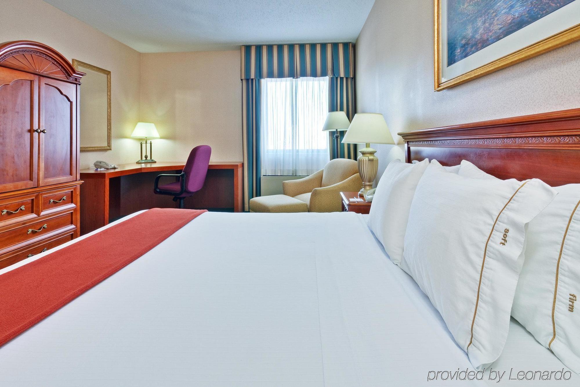 Holiday Inn Express Detroit-Warren/General Motors Technology Center By Ihg Pokoj fotografie