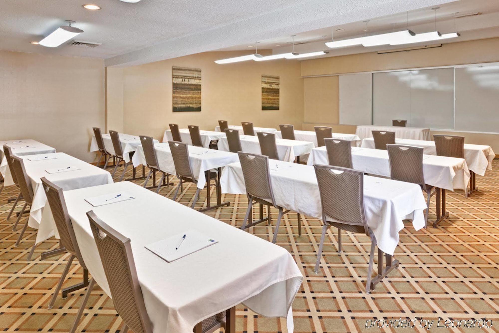Holiday Inn Express Detroit-Warren/General Motors Technology Center By Ihg Exteriér fotografie