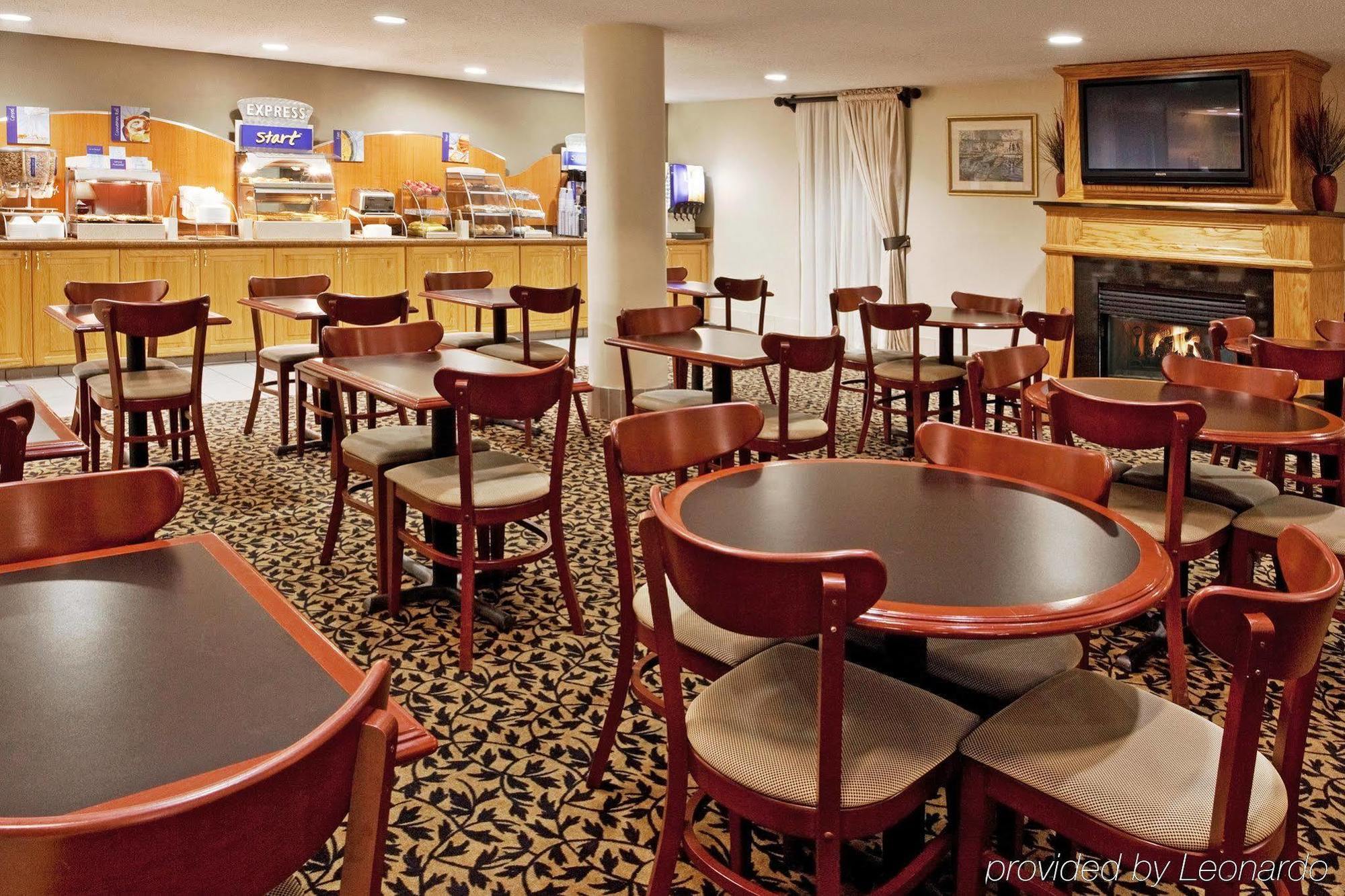 Holiday Inn Express Detroit-Warren/General Motors Technology Center By Ihg Restaurace fotografie