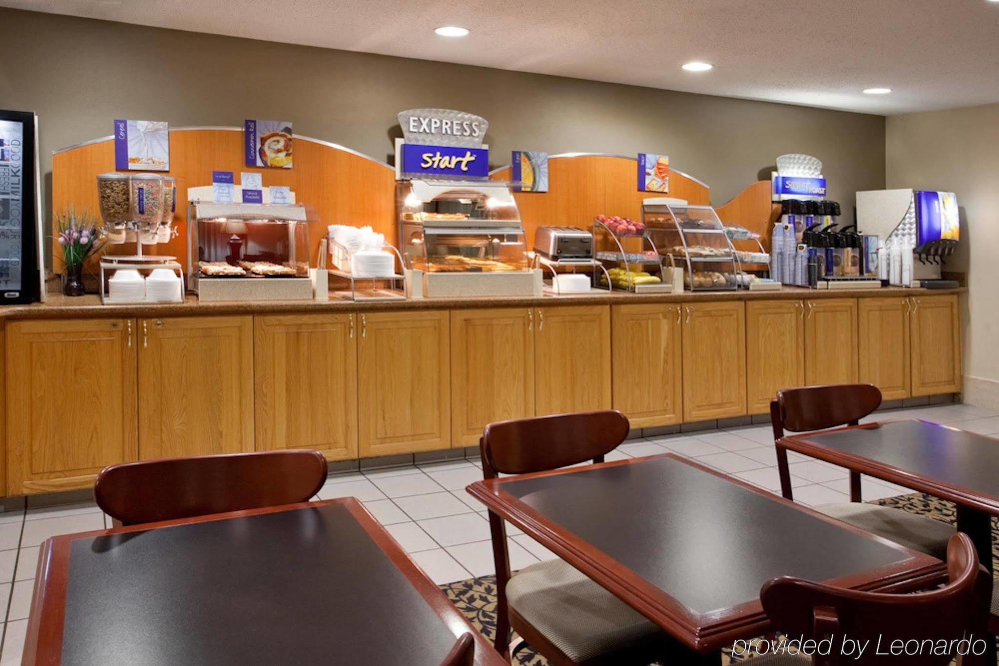 Holiday Inn Express Detroit-Warren/General Motors Technology Center By Ihg Restaurace fotografie