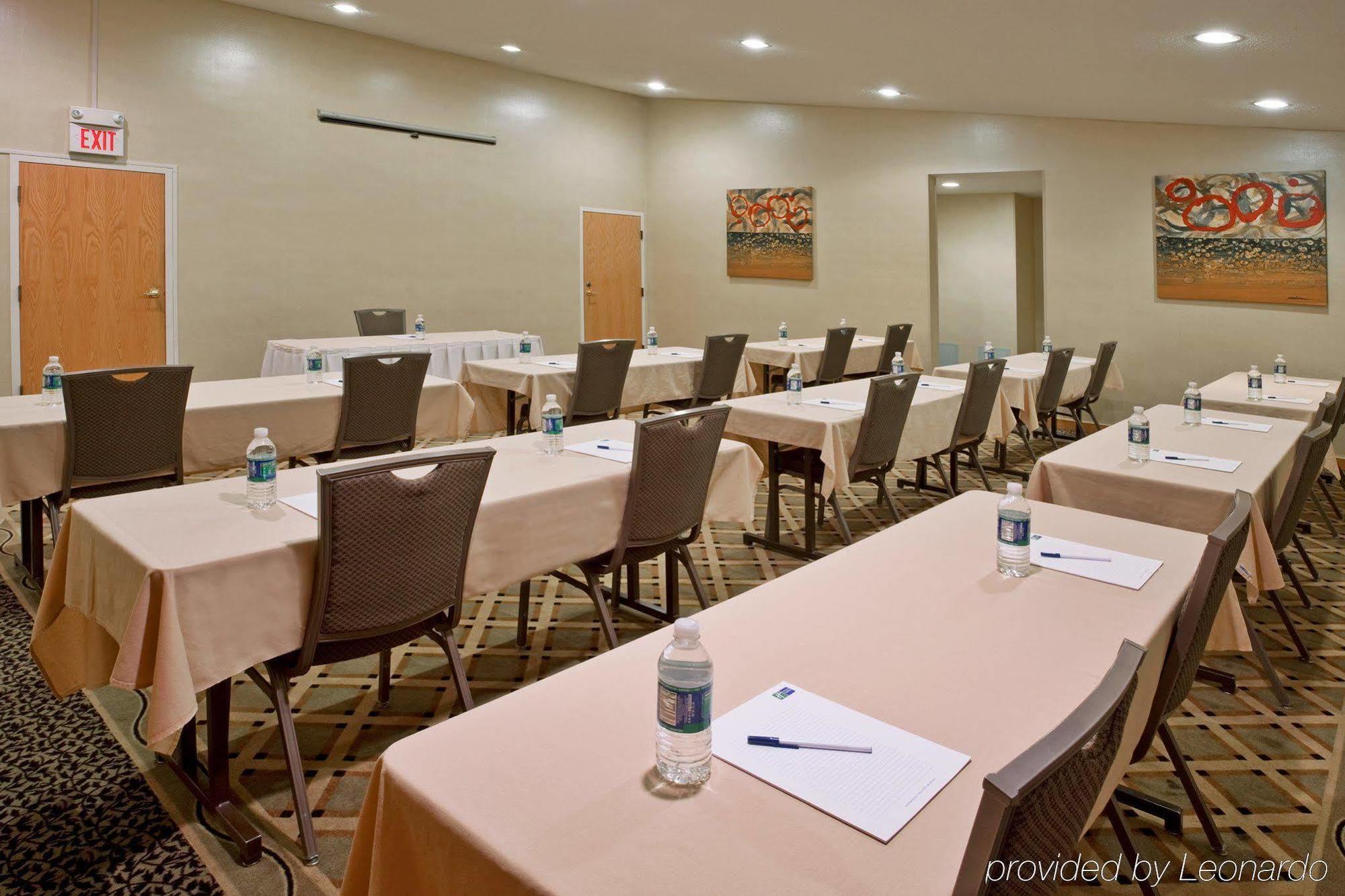 Holiday Inn Express Detroit-Warren/General Motors Technology Center By Ihg Exteriér fotografie